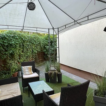 Home3city Tulipan Апартаменты *